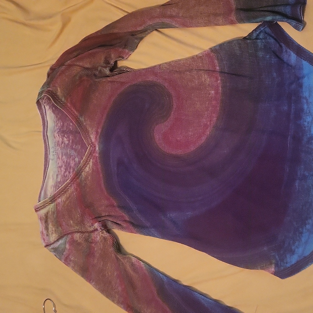 Ladies GO Couture brand artistic multi colored v neck top